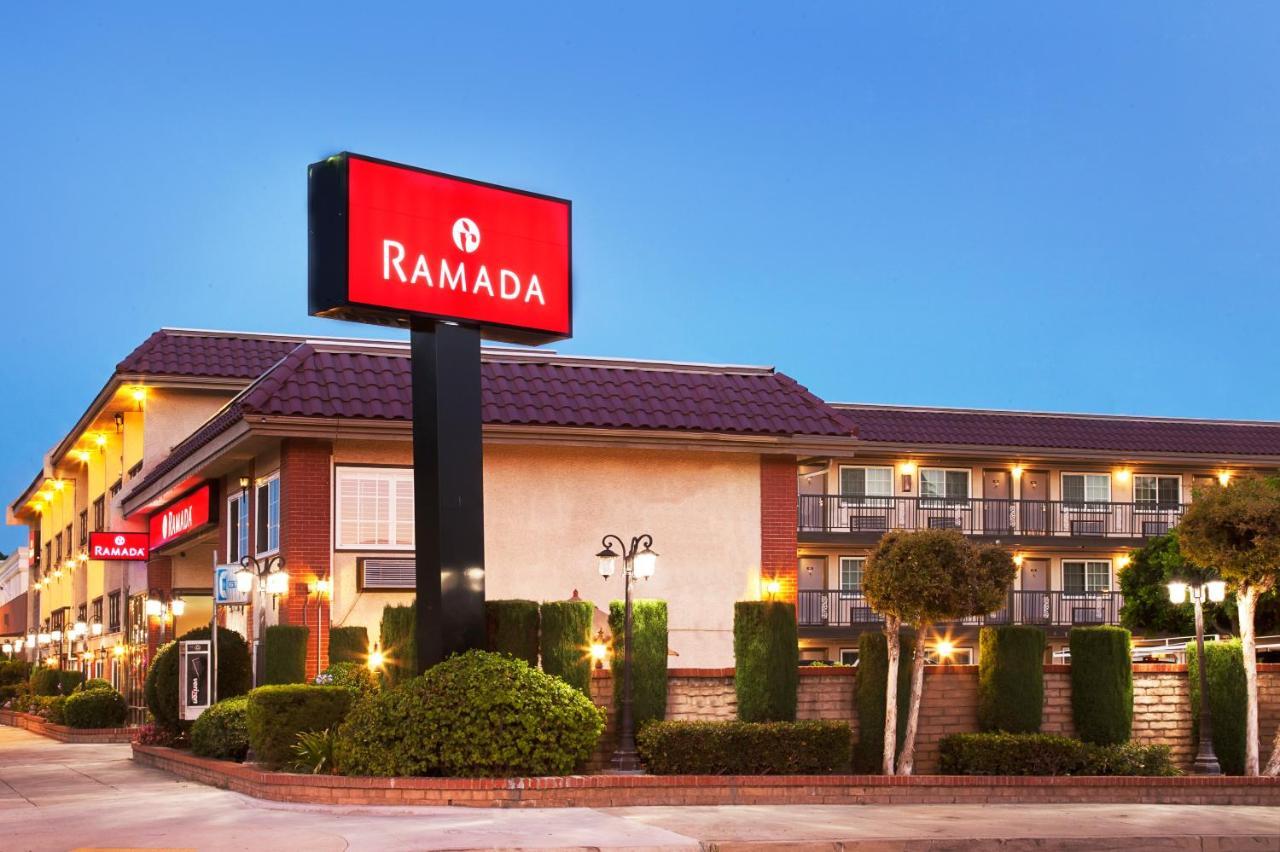 Ramada By Wyndham Pasadena Hotel Luaran gambar