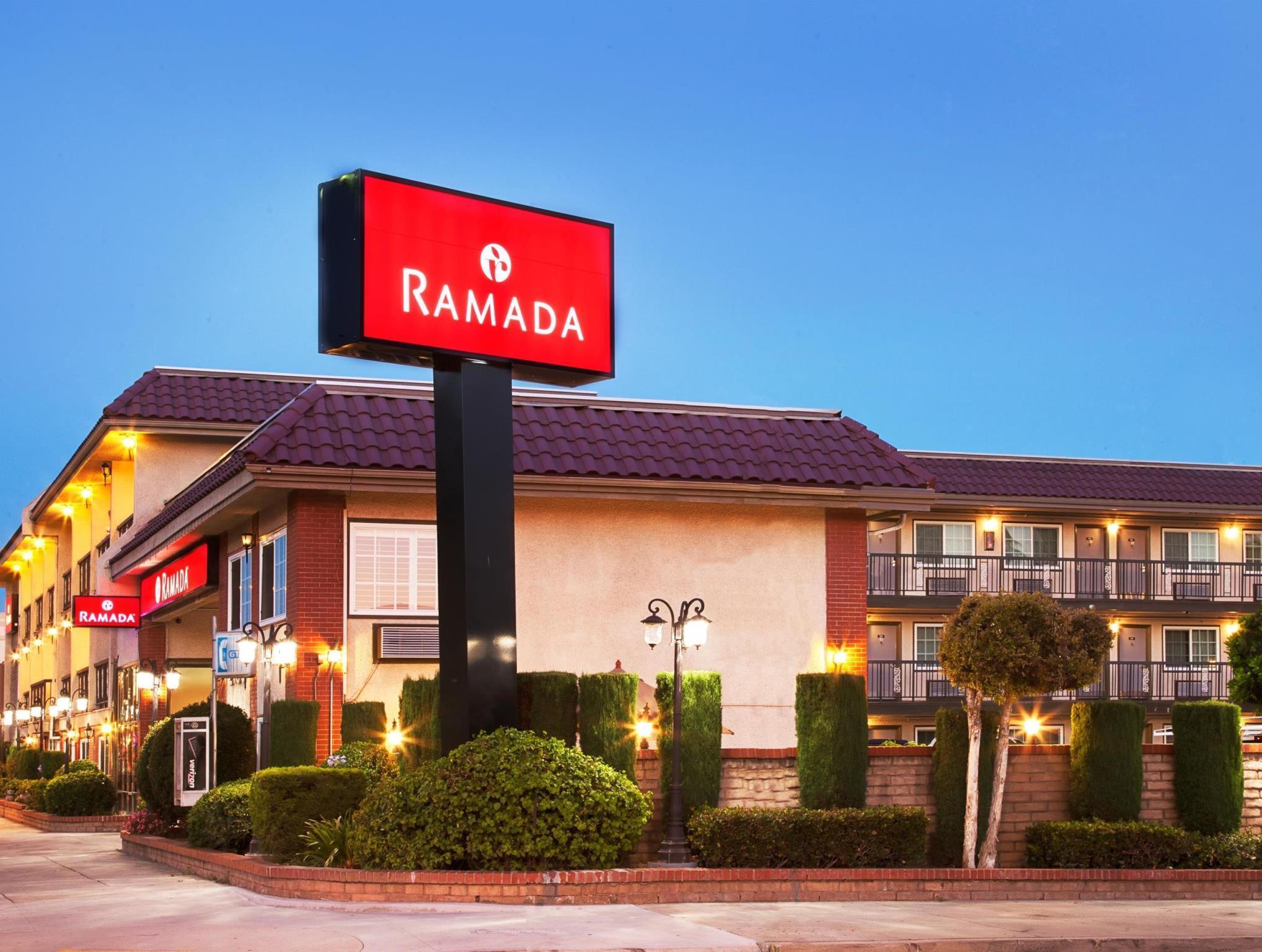 Ramada By Wyndham Pasadena Hotel Luaran gambar